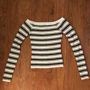 Long sleeve, green/white, off the shoulder shirt